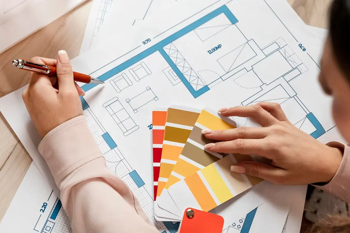 Considera diversos aspectos al evaluar opciones de vivienda al comprar una casa.