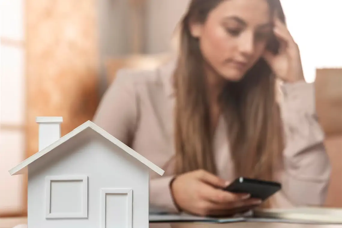 Considera diferentes alternativas de financiamiento al comprar una casa.